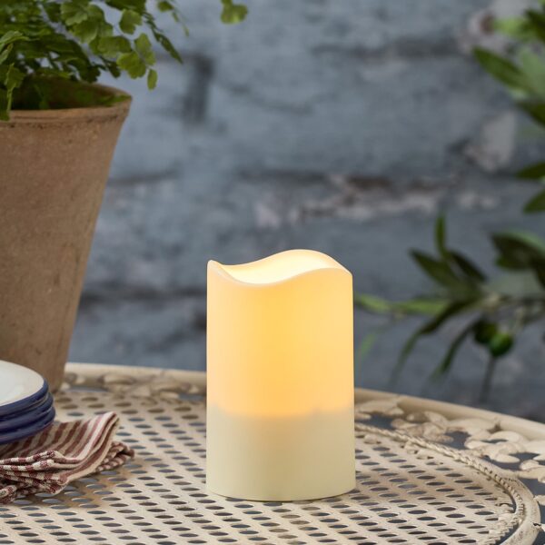 LED Solar Pillar Candle 11cm